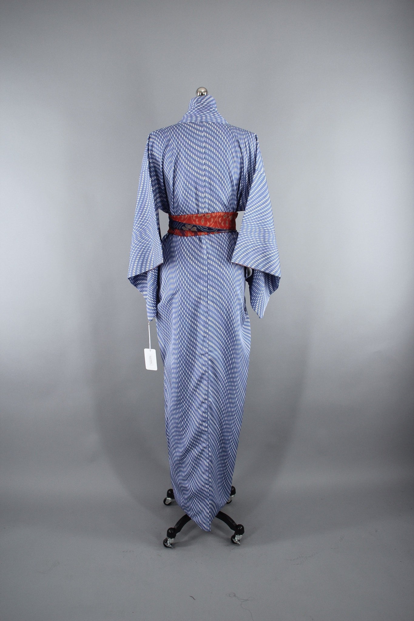 1950s Vintage Kimono Robe in Periwinkle Blue & White - ThisBlueBird