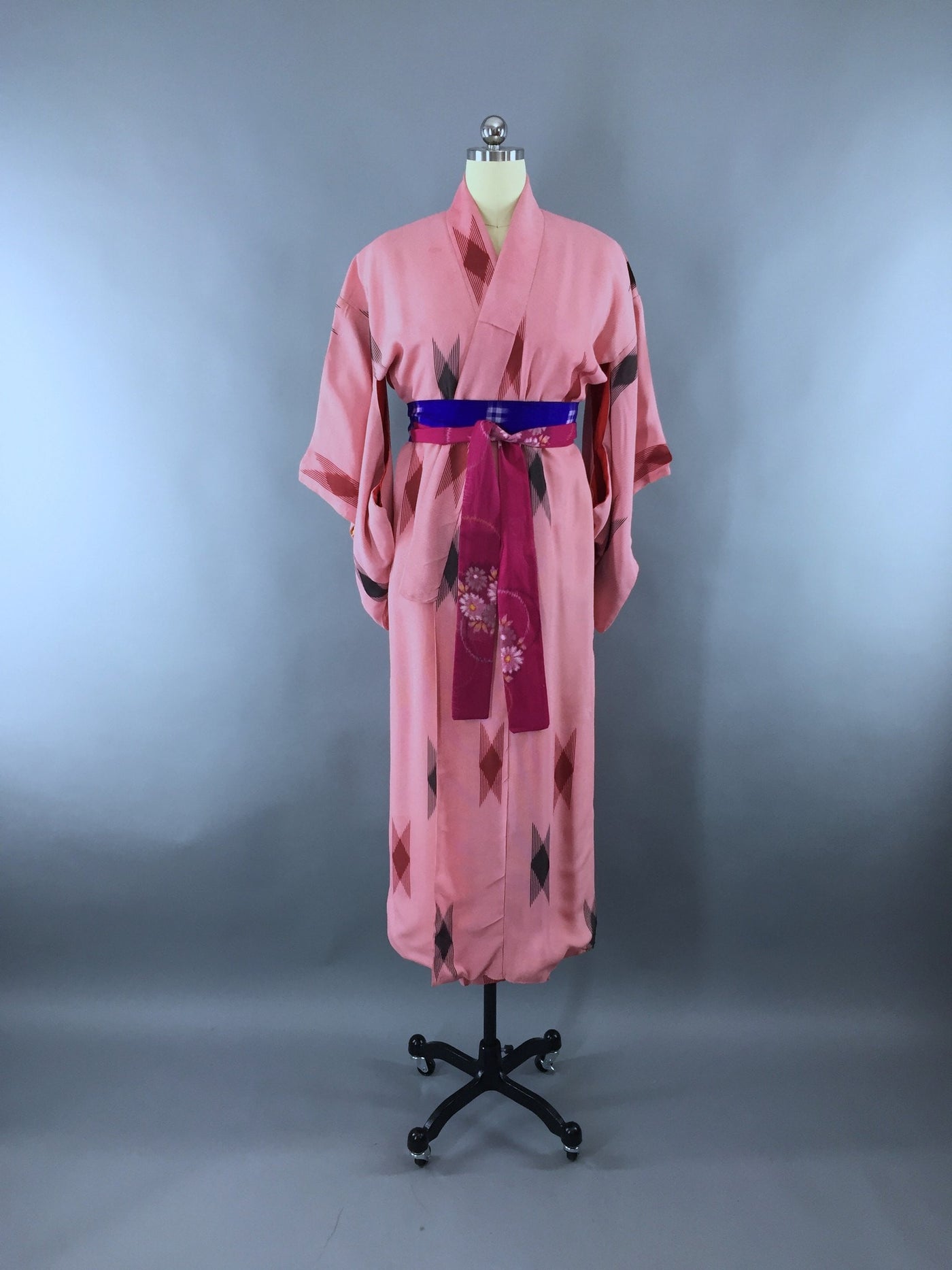 1950s Vintage Kimono Robe with Pink Geometric Ikat Print - ThisBlueBird