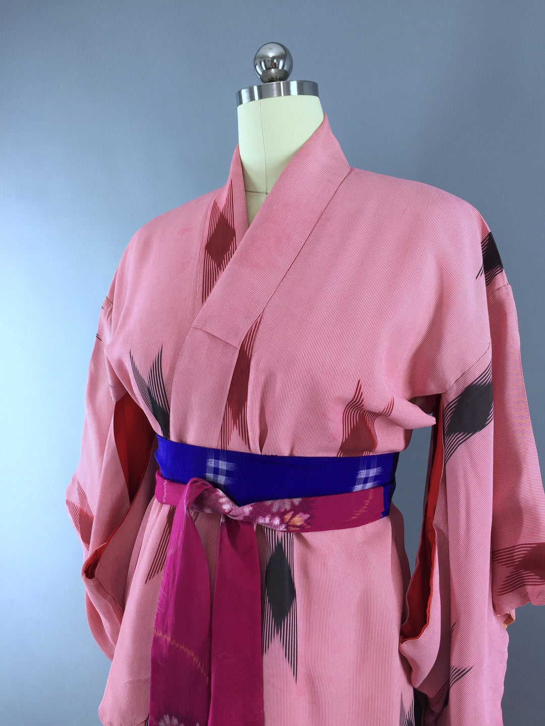 1950s Vintage Kimono Robe with Pink Geometric Ikat Print - ThisBlueBird