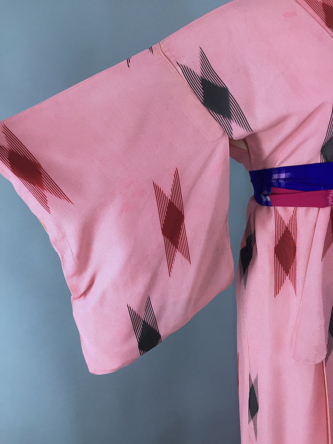 1950s Vintage Kimono Robe with Pink Geometric Ikat Print - ThisBlueBird