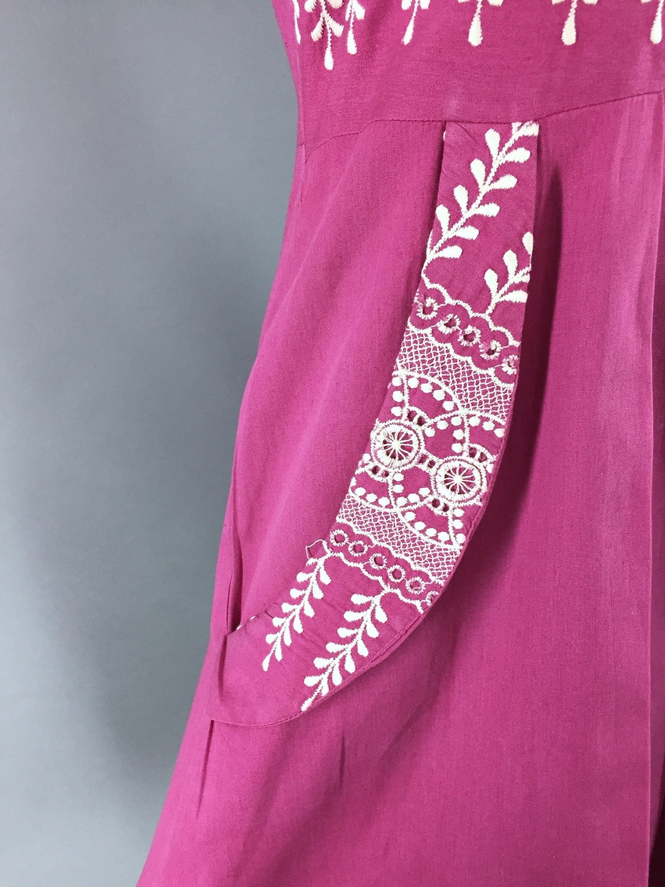 1950s Vintage Purple Embroidered Cotton Day Dress – ThisBlueBird