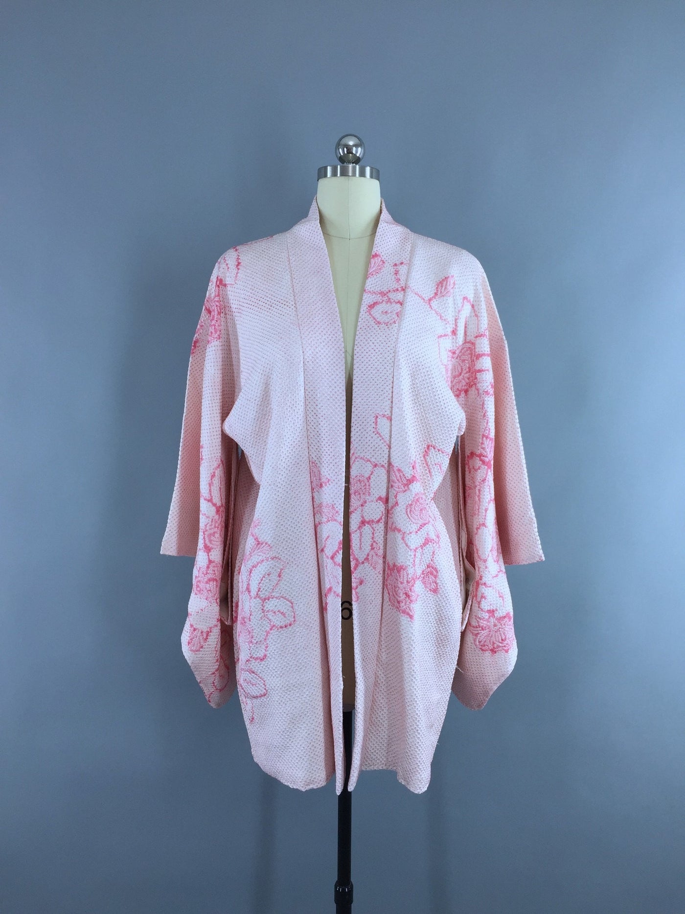1950s Vintage Silk Haori Kimono Cardigan Jacket in Pink and White Rose Floral Shibori - ThisBlueBird