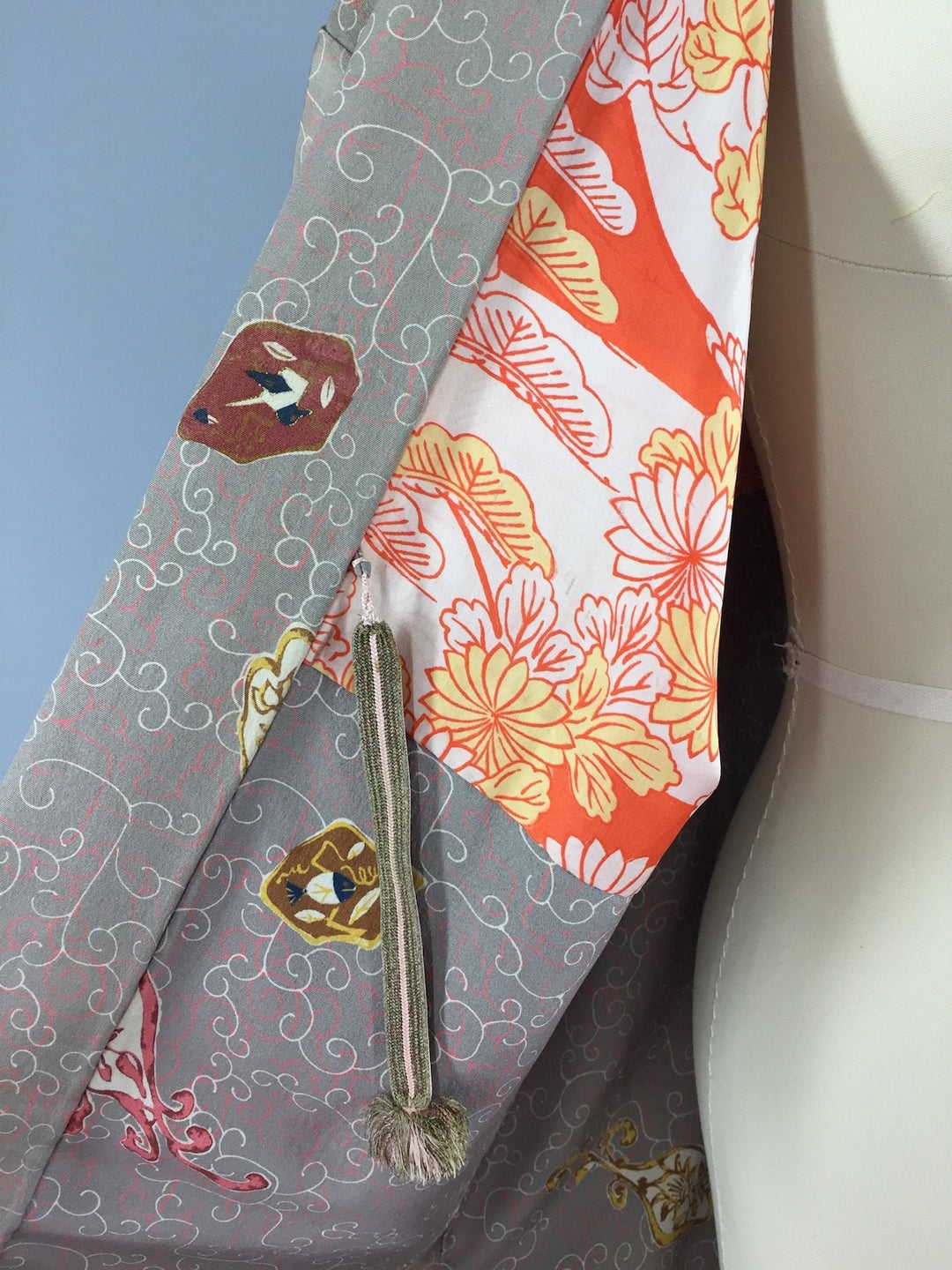 1950s Vintage Silk Haori Kimono Cardigan / Taupe Floral - ThisBlueBird