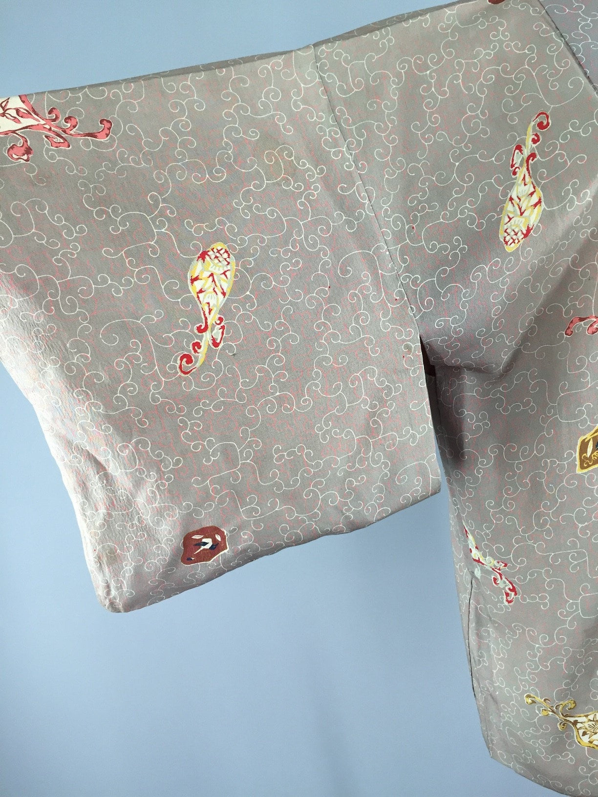 1950s Vintage Silk Haori Kimono Cardigan / Taupe Floral - ThisBlueBird