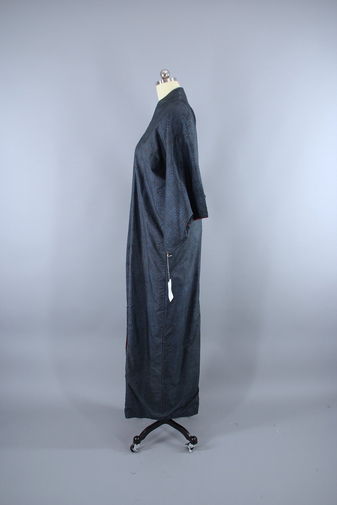 1950s Vintage Silk Kimono Robe / Blue & Black Ikat - ThisBlueBird