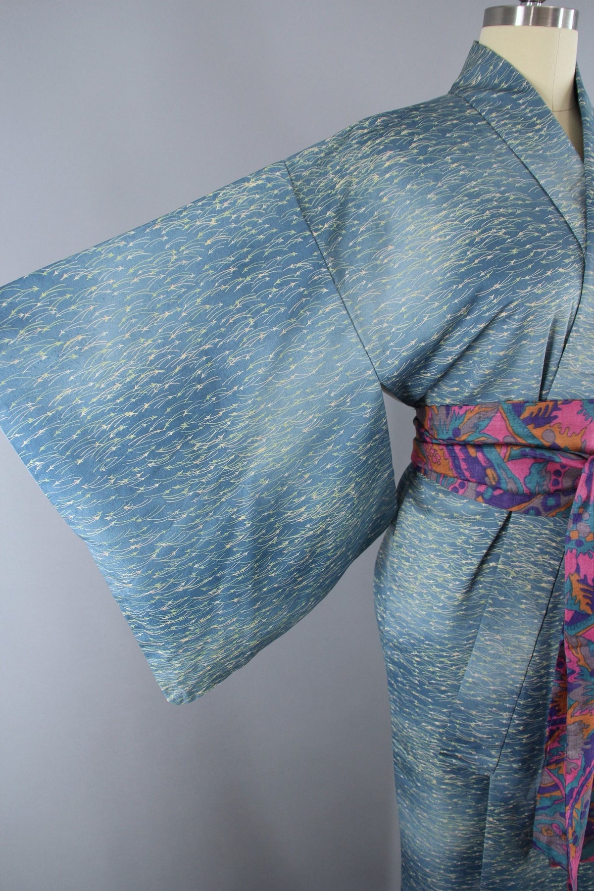 1950s Vintage Silk Kimono Robe / Blue Green Grass Print – ThisBlueBird