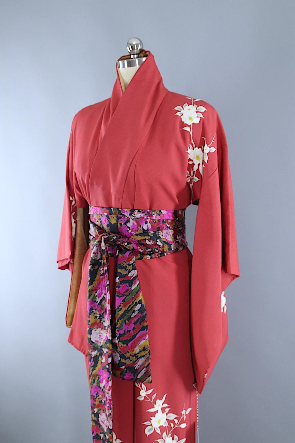 1950s Vintage Silk Kimono Robe / Brick Red Dogwood Floral Print - ThisBlueBird