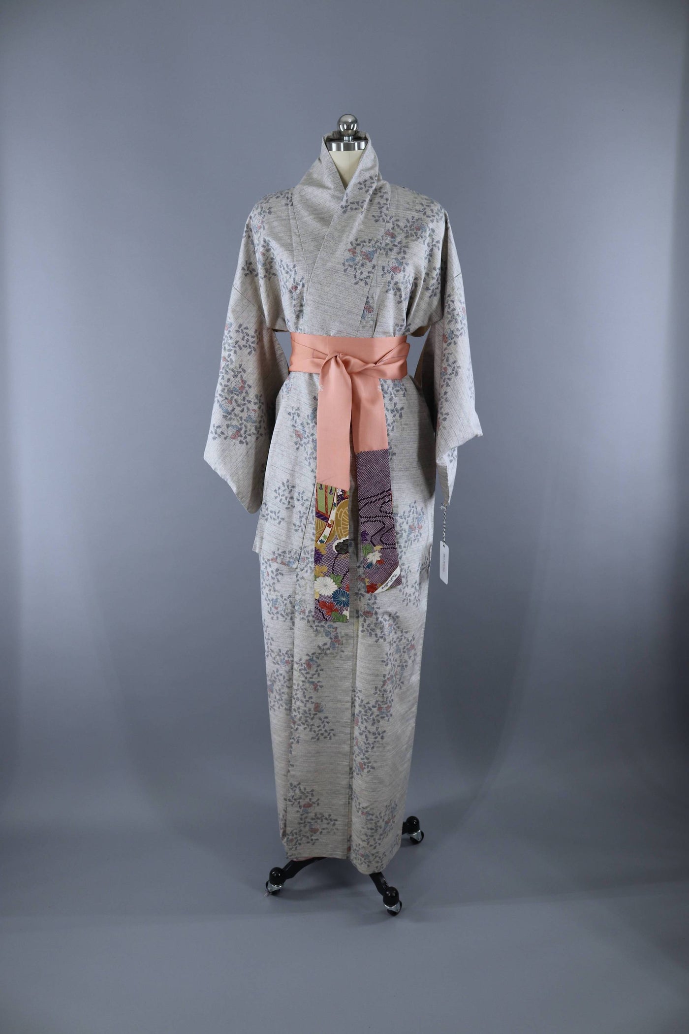 1950s Vintage Silk Kimono Robe / Dove Grey Ikat Raw Silk - ThisBlueBird