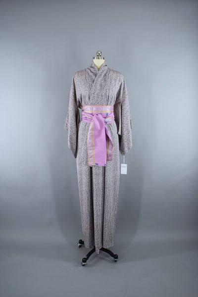 1950s Vintage Silk Kimono Robe in Dove Grey Floral Print - ThisBlueBird