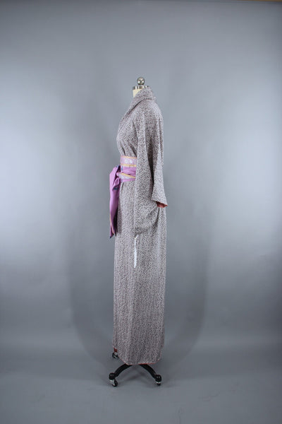 1950s Vintage Silk Kimono Robe in Dove Grey Floral Print - ThisBlueBird