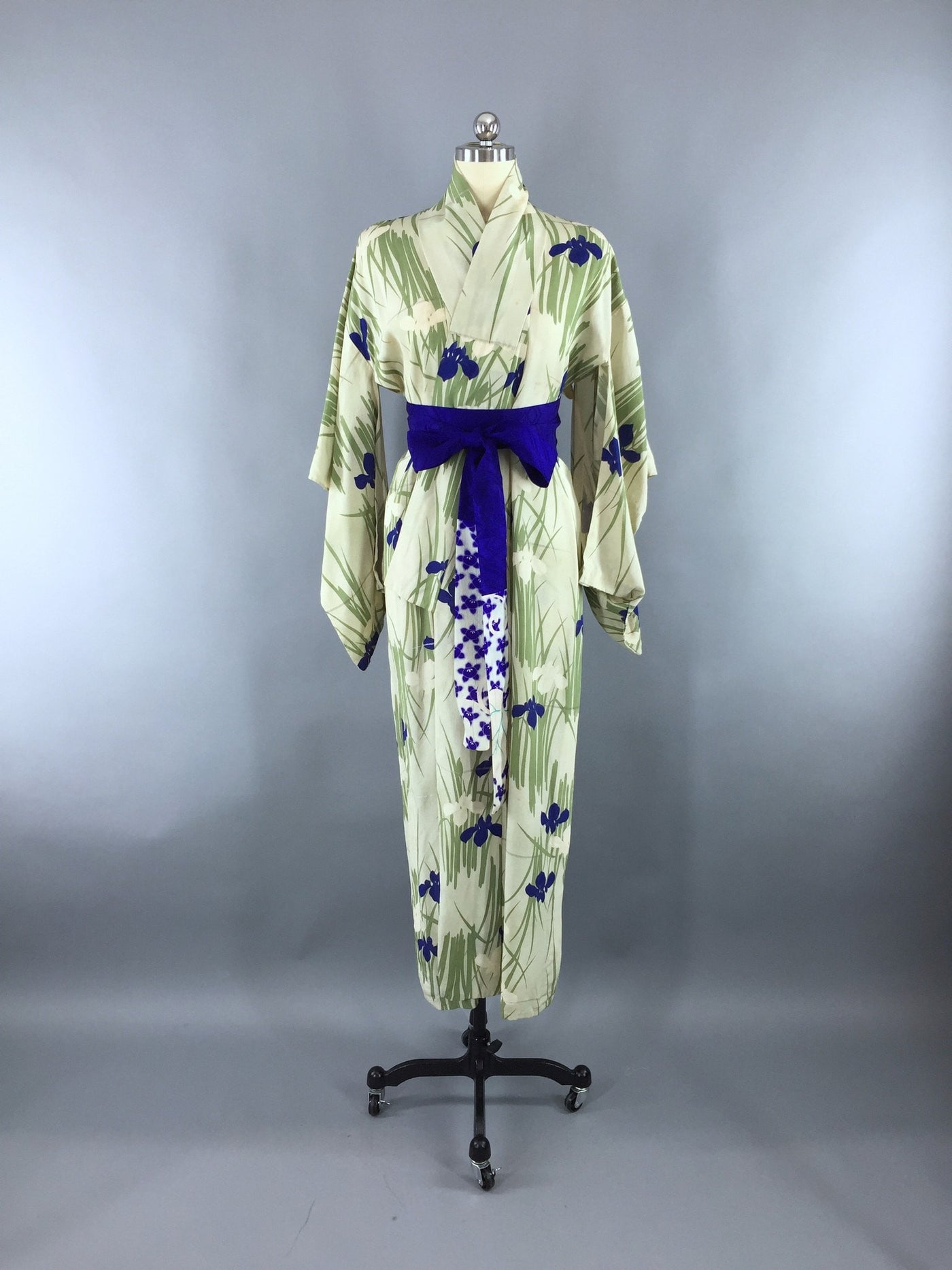 1950s Vintage Silk Kimono Robe in Green and Blue Iris Floral Print - ThisBlueBird