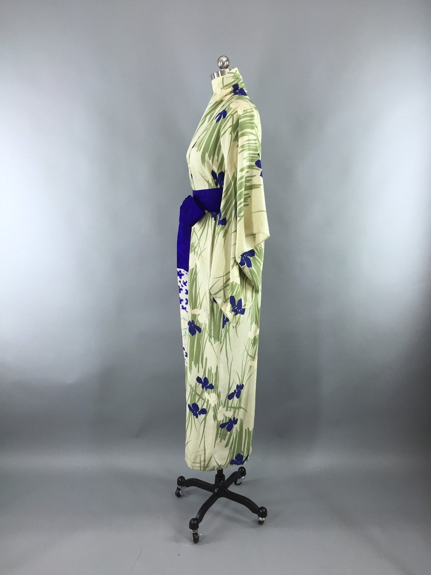 1950s Vintage Silk Kimono Robe in Green and Blue Iris Floral Print - ThisBlueBird
