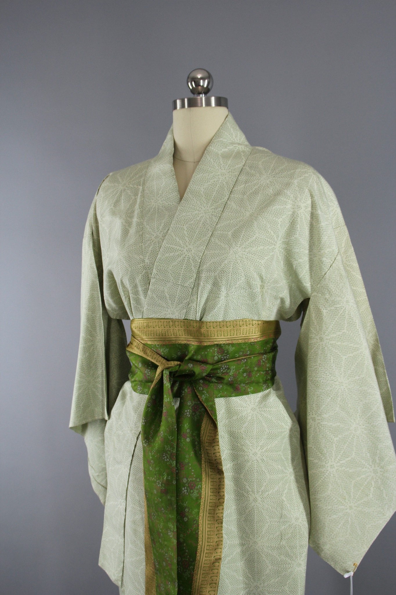 1950s Vintage Silk Kimono Robe in Light Green & Ivory Ikat Star Flower - ThisBlueBird