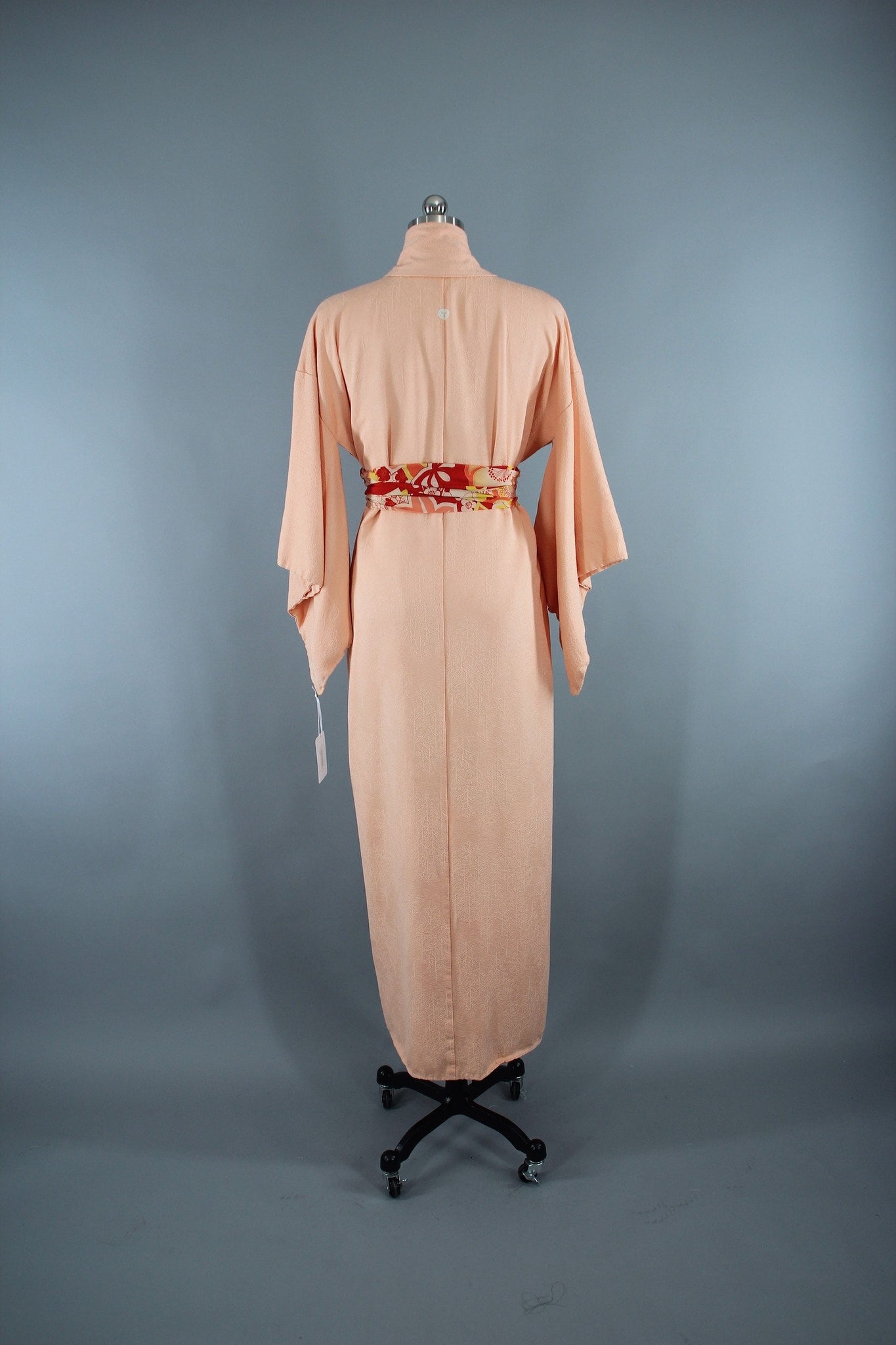 1950s Vintage Silk Kimono Robe in Pastel Peach with Woven Trees ...