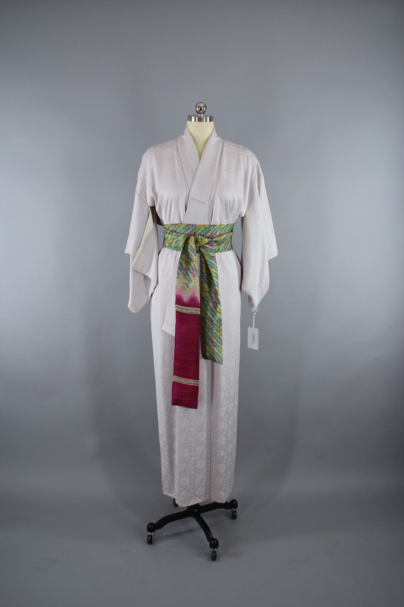 Silver Robe Hprints 1950s Vintage Silk Kimono Robe in Silver Grey – ThisBlueBird