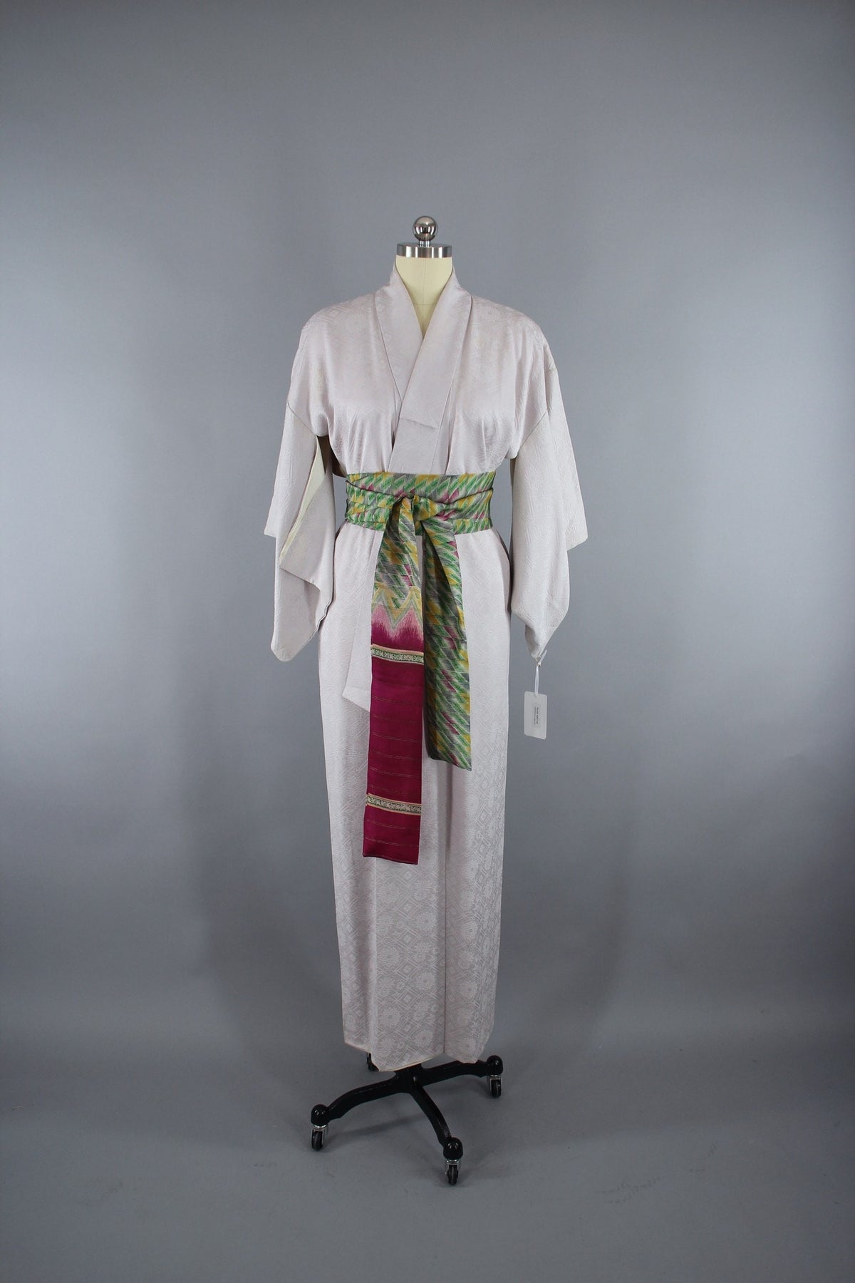 1950s Vintage Silk Kimono Robe in Silver Grey – ThisBlueBird