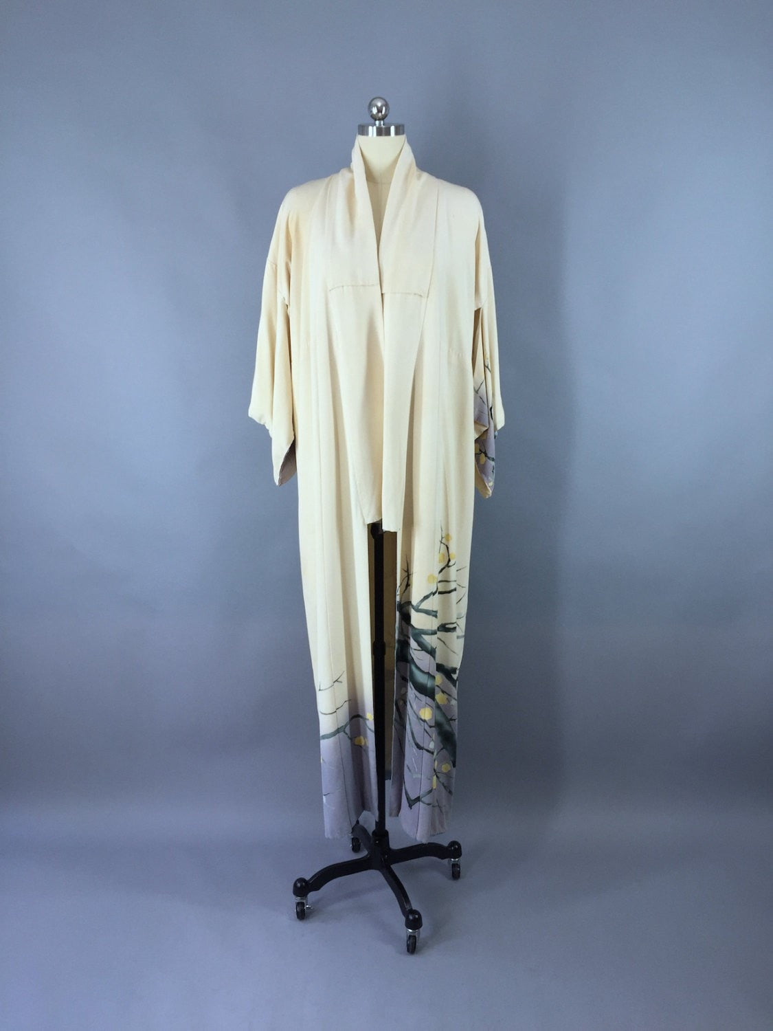 1950s Vintage Silk Kimono Robe / Ivory Branches - ThisBlueBird