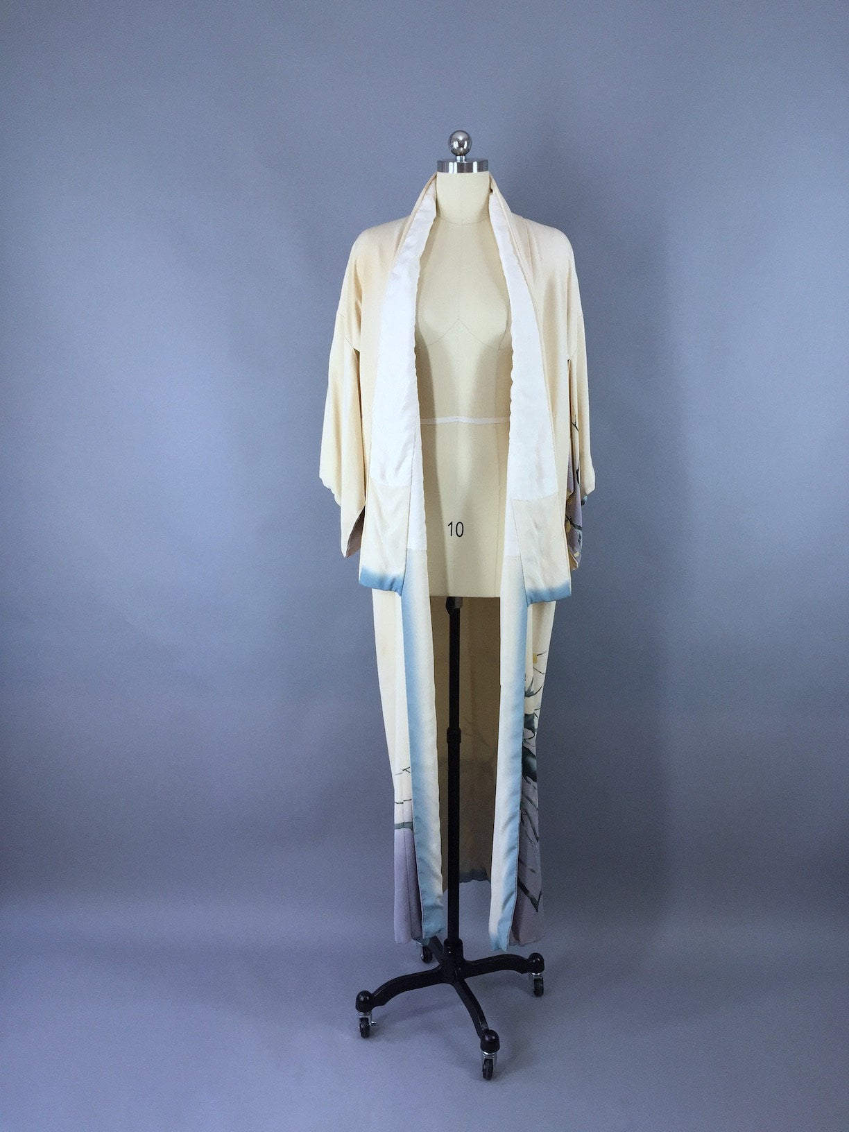 1950s Vintage Silk Kimono Robe / Ivory Branches - ThisBlueBird