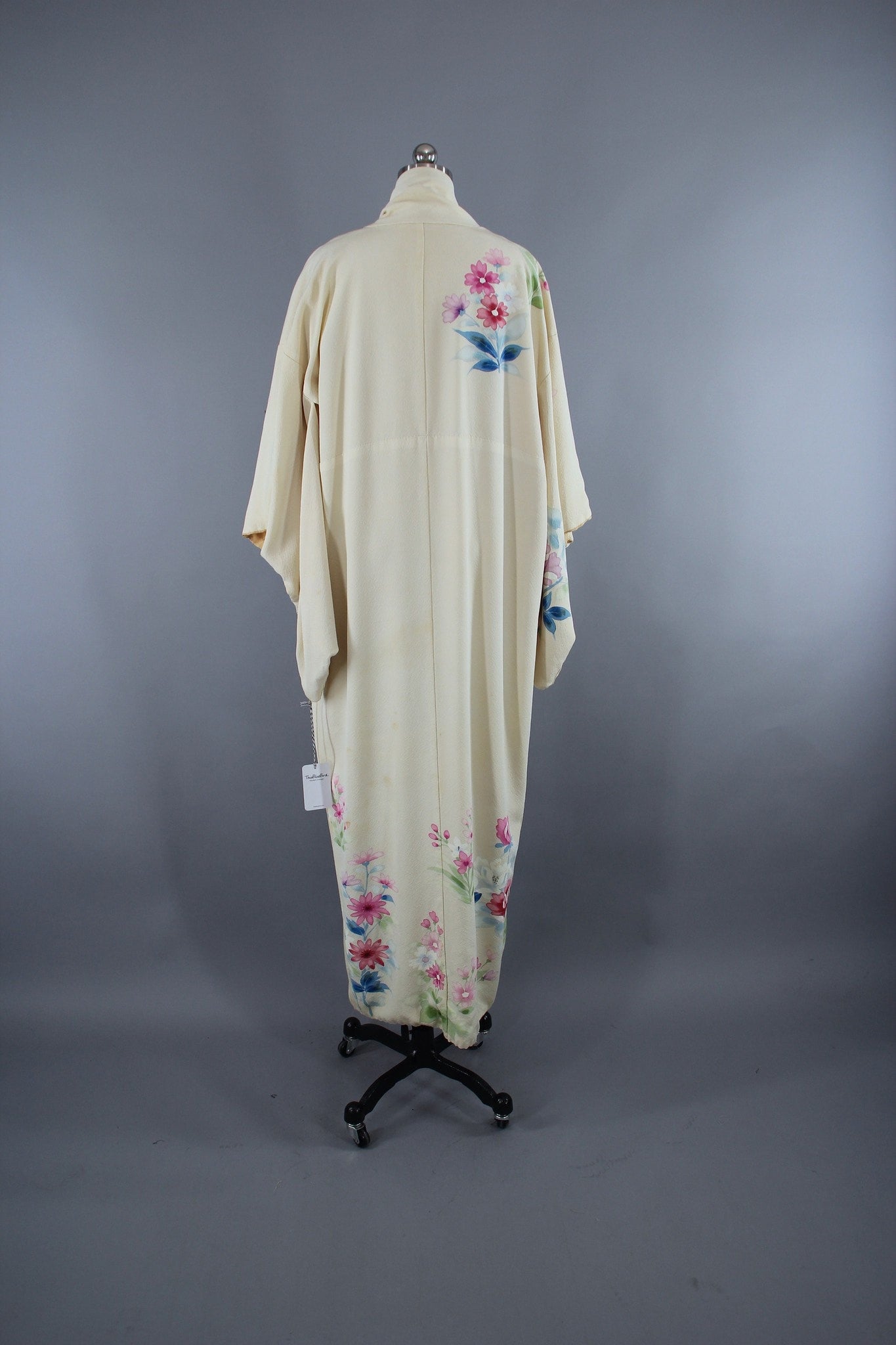 1950s Vintage Silk Kimono Robe / Ivory Floral Print - ThisBlueBird