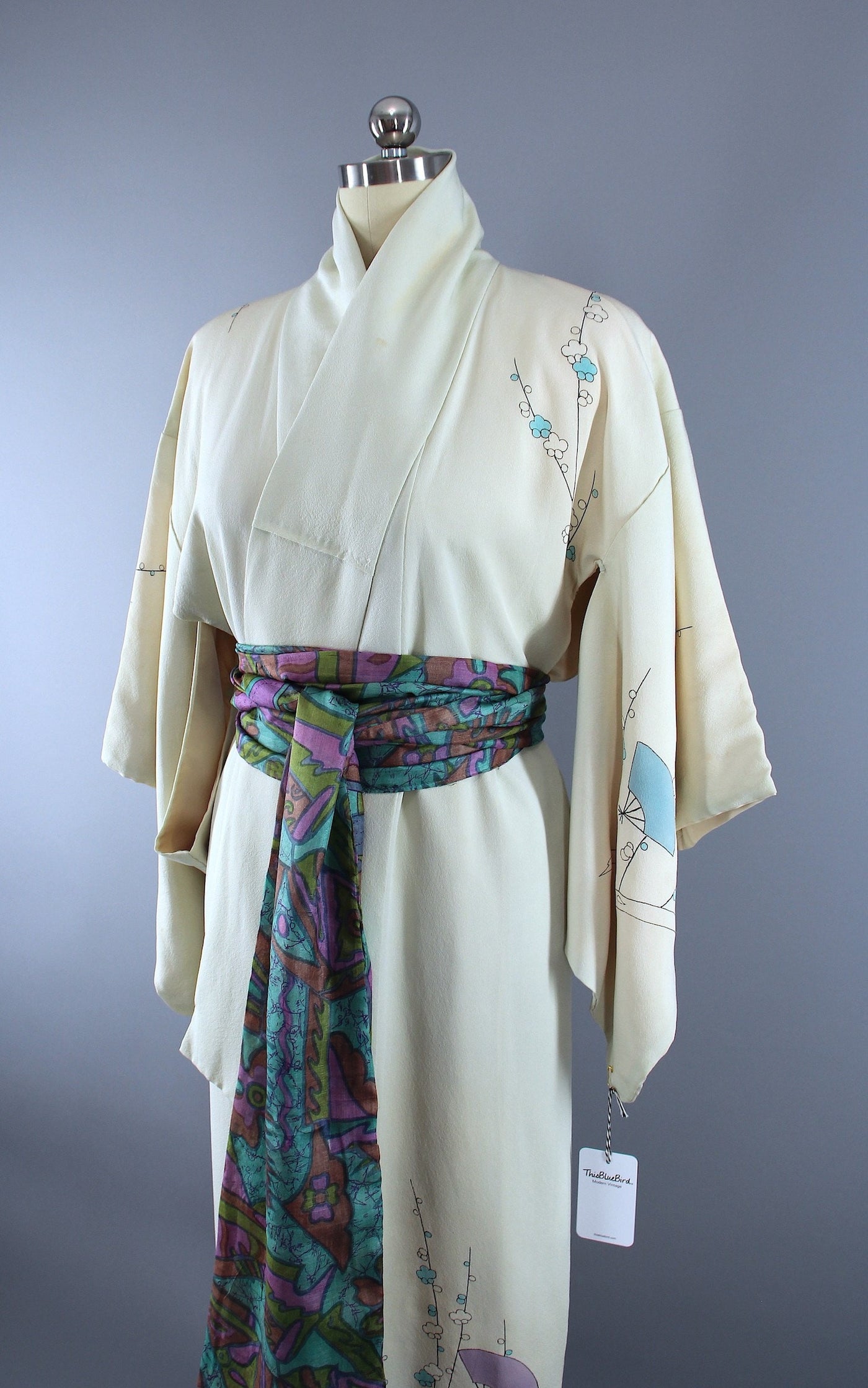 1950s Vintage Silk Kimono Robe / Ivory Lavender Fans Floral - ThisBlueBird
