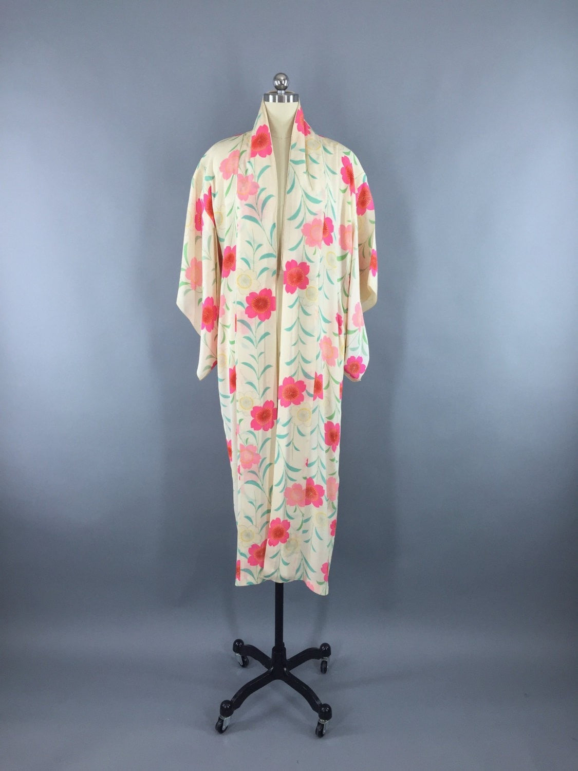 1950s Vintage Silk Kimono Robe / Ivory & Pink Floral Print - ThisBlueBird