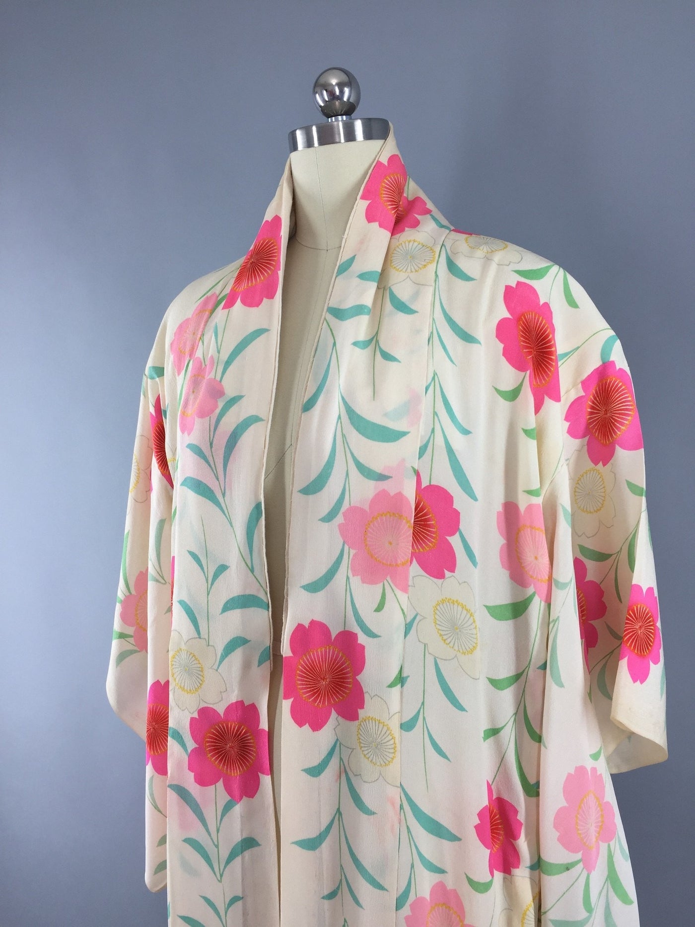 1950s Vintage Silk Kimono Robe / Ivory & Pink Floral Print - ThisBlueBird