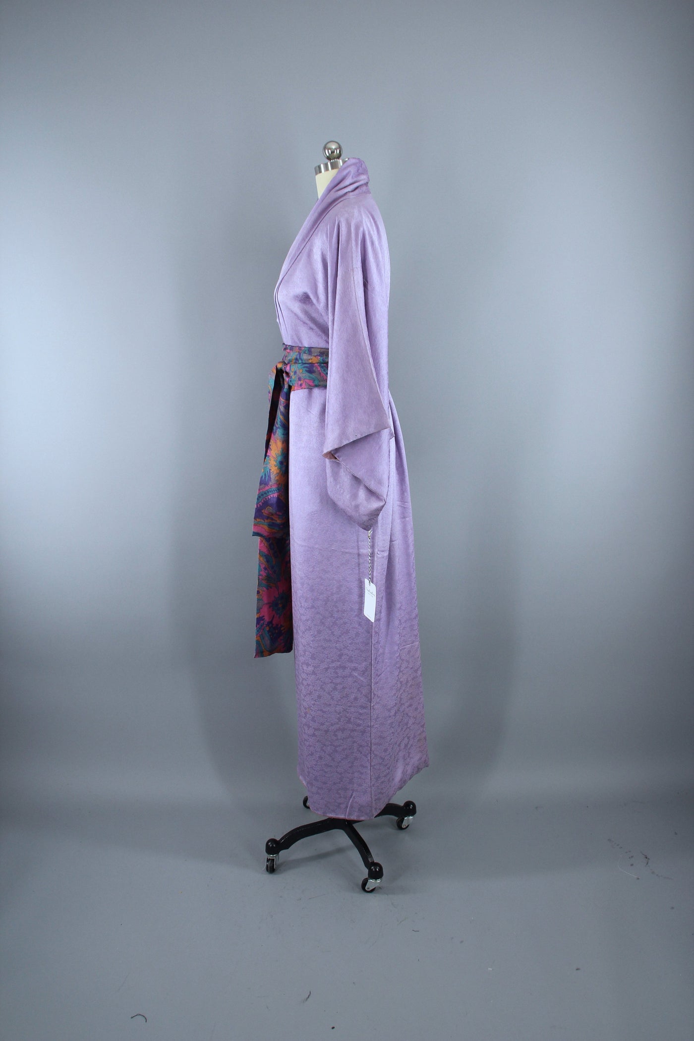 1950s Vintage Silk Kimono Robe / Lavender Purple Maple Leaves - ThisBlueBird