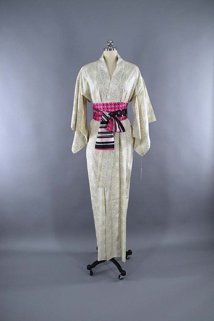 1950s Vintage Silk Kimono Robe / Meisen White &amp; Black Stars - ThisBlueBird
