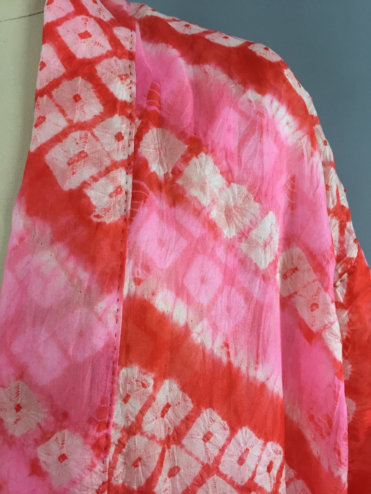 1950s Vintage Silk Kimono Robe / Pink and Orange Shibori - ThisBlueBird
