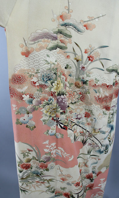 1950s Vintage Silk Kimono Robe / Salmon Pink Traditional Floral - ThisBlueBird