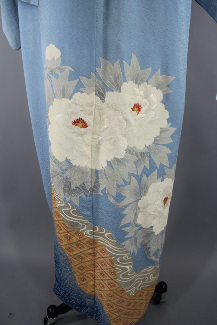 1950s Vintage Silk Kimono Robe / Sky Blue Embroidered Floral - ThisBlueBird