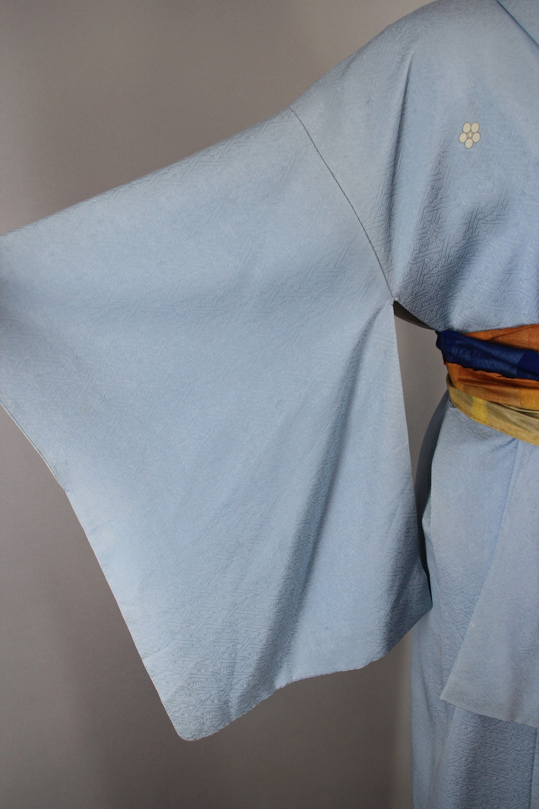 1950s Vintage Silk Kimono Robe / Sky Blue Embroidered Floral - ThisBlueBird