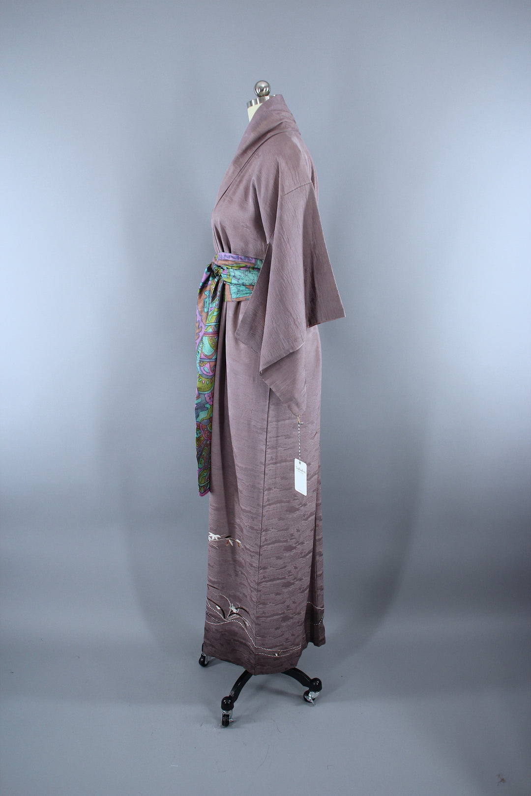 1950s Vintage Silk Kimono Robe / Taupe Maple Leaf Floral - ThisBlueBird