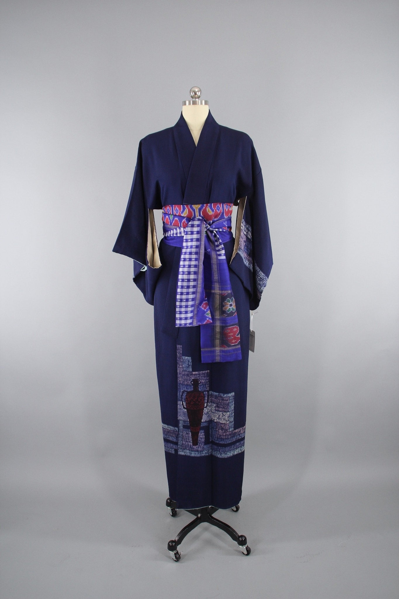 1950s Vintage Silk Kimono Robe with Blue Urn Novelty Print - ThisBlueBird