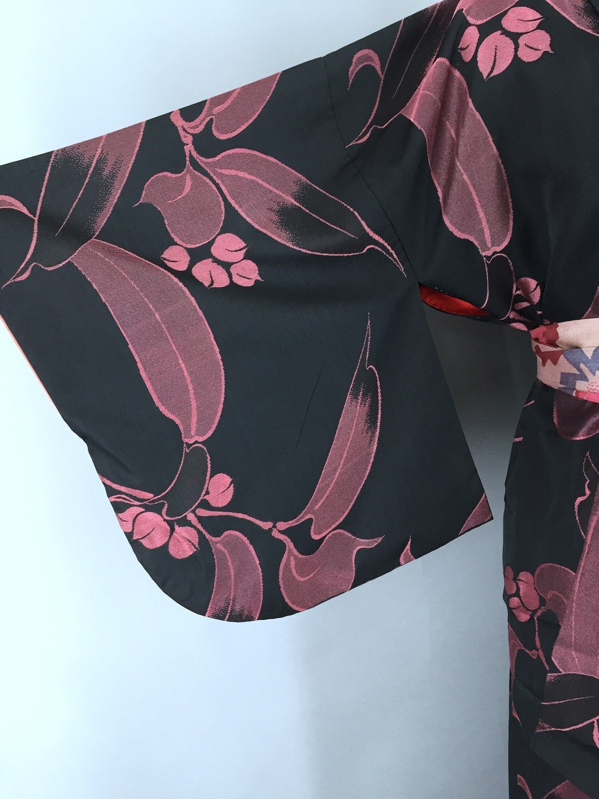 1950s Vintage Silk Rayon Kimono Robe / Black Mauve Floral - ThisBlueBird