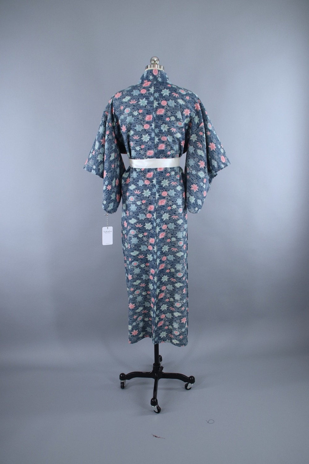1960s Vintage Kimono Robe / WOOL Muslin / Blue & Pink Floral - ThisBlueBird