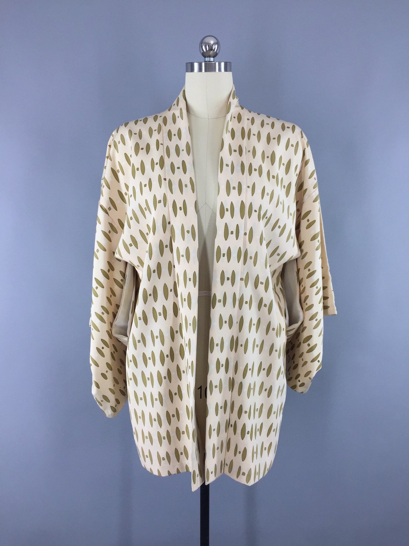 1960s Vintage Silk Haori Kimono Cardigan Jacket with Ivory and Olive Green Mod Print - ThisBlueBird