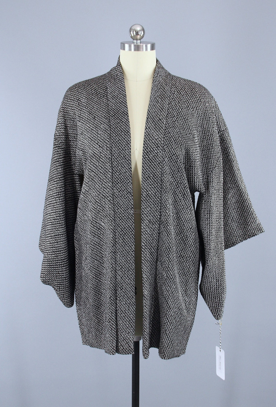 1960s Vintage Silk Haori Kimono Jacket Cardigan / Black &amp; White Shibori Dyed - ThisBlueBird