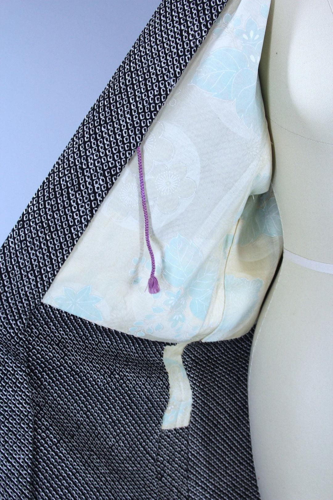 1960s Vintage Silk Haori Kimono Jacket Cardigan / Black &amp; White Shibori Dyed - ThisBlueBird
