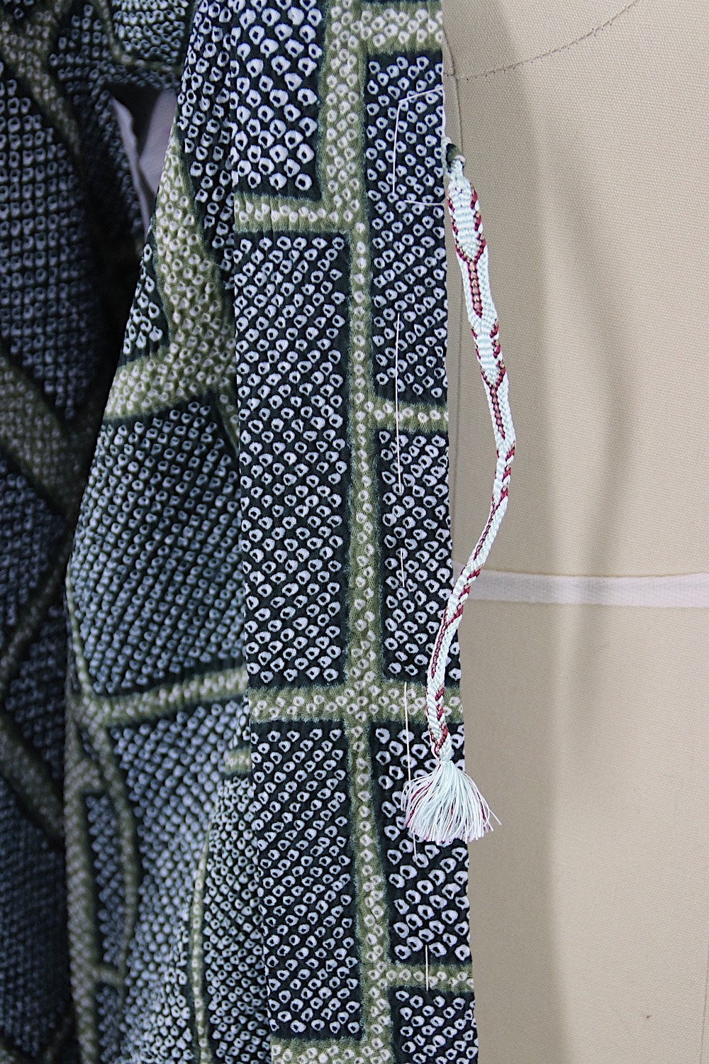 1960s Vintage Silk Haori Kimono Jacket Cardigan / Dark Green Shibori - ThisBlueBird