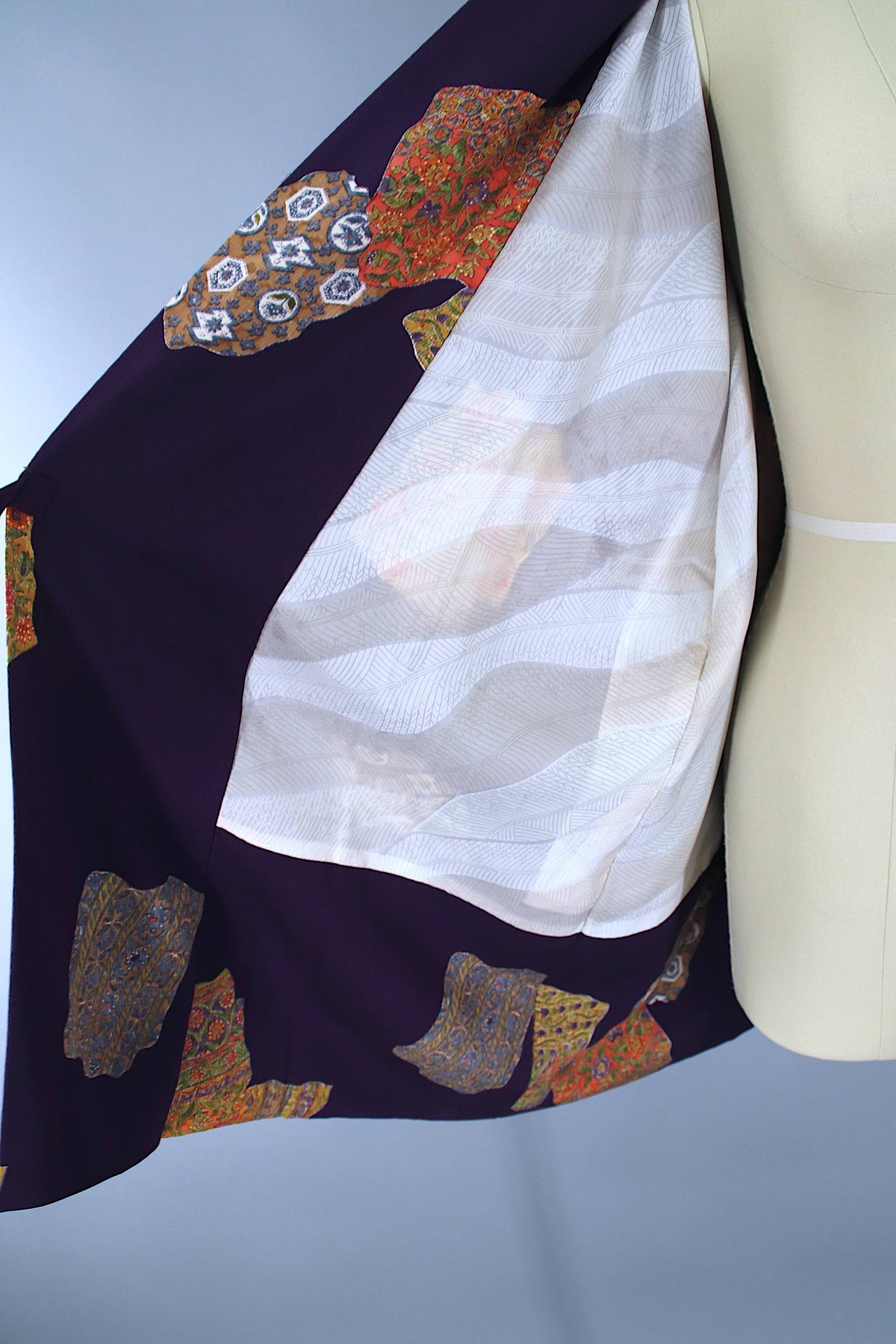 1960s Vintage Silk Haori Kimono Jacket Wrap Coat Dochugi Haori / Purple Floral - ThisBlueBird