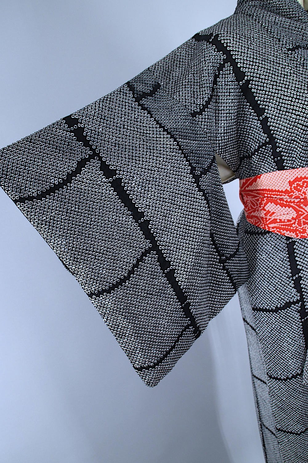 1960s Vintage Silk Kimono Robe / Black & White Shibori Dyed - ThisBlueBird
