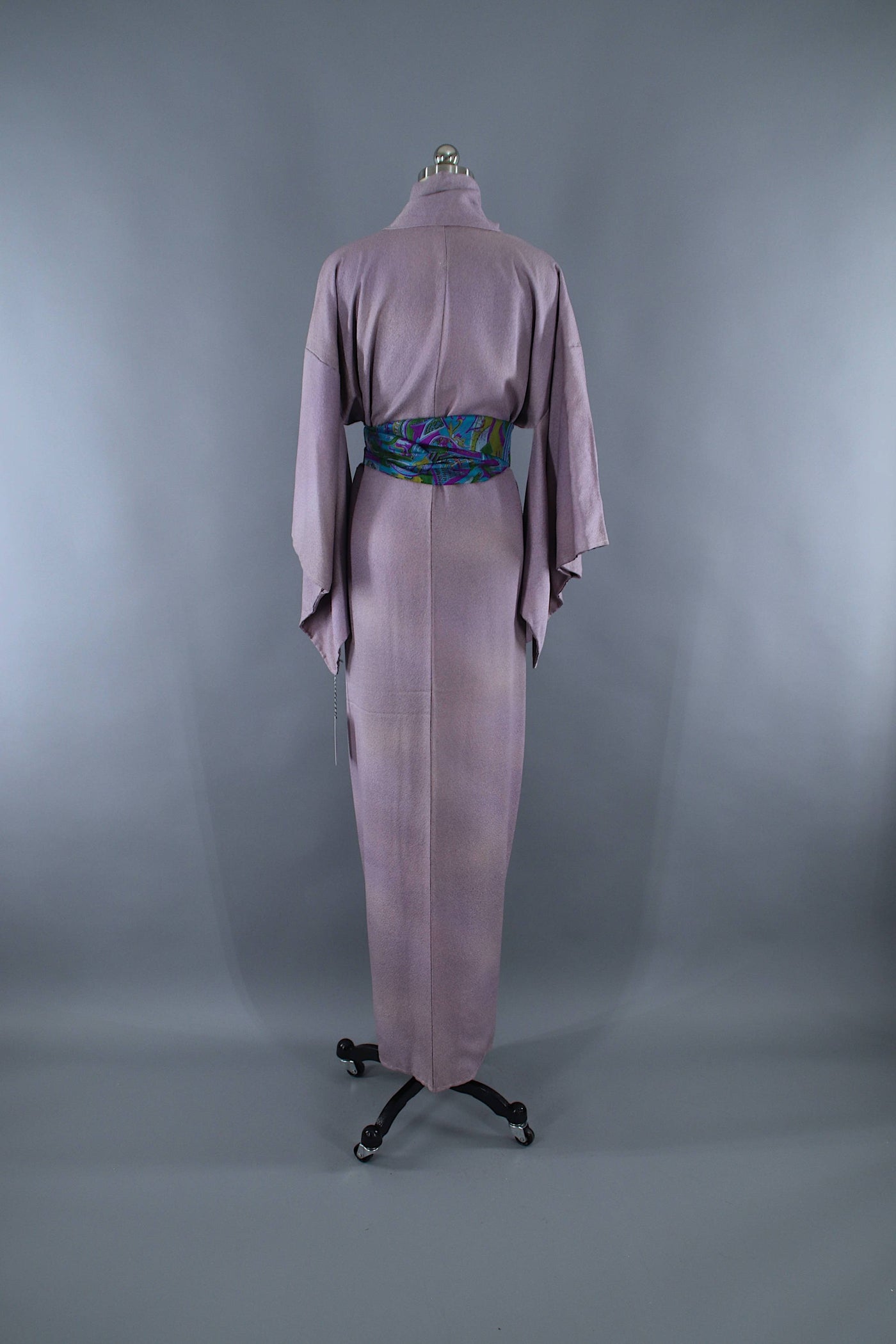 1960s Vintage Silk Kimono Robe / Dusty Lavender - ThisBlueBird