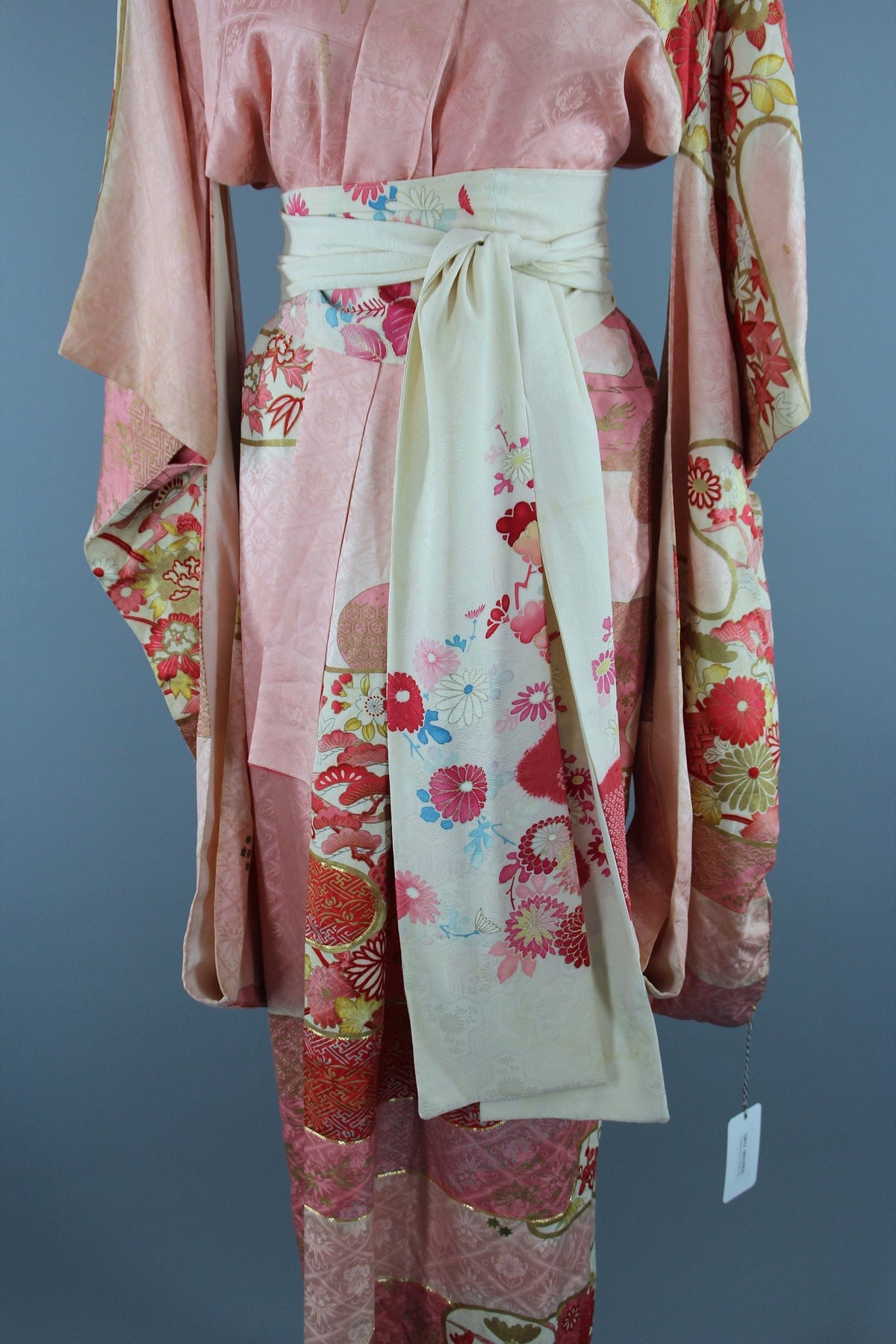 1960s Vintage Silk Kimono Robe Furisode / Pink & Gold Floral ThisBlueBird 1960s Vintage Silk Kimono Robe Furisode / Pink & Gold Floral ThisBlueBird