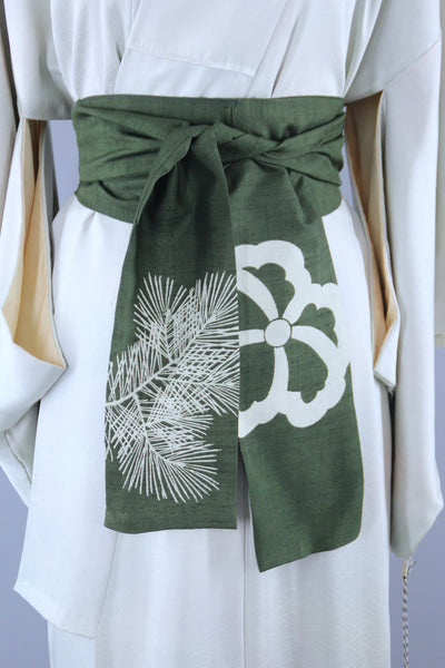 1960s Vintage Silk Kimono Robe / Green Platinum Embroidery - ThisBlueBird