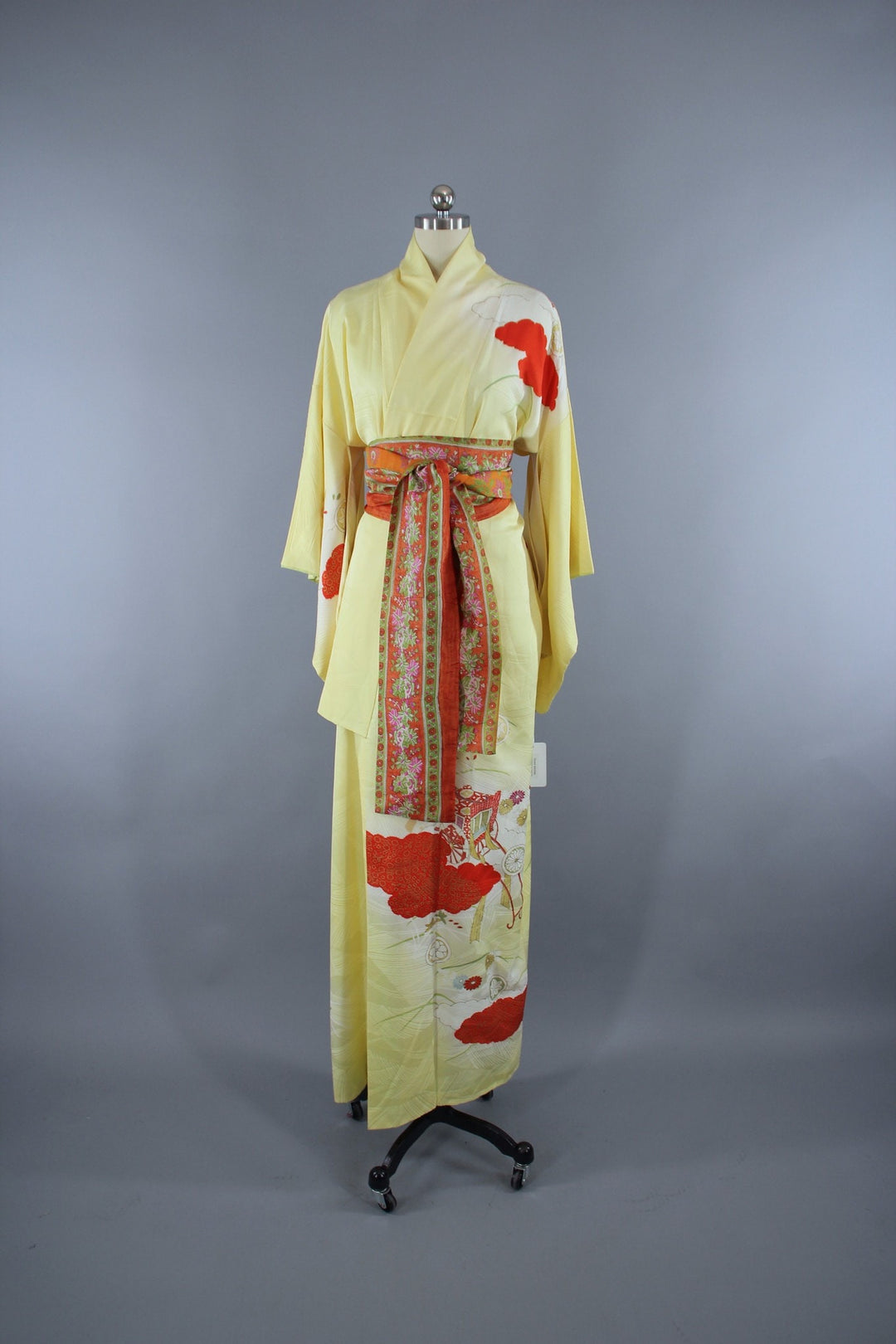 1960s Vintage Silk Kimono Robe in Pastel Yellow Novelty Print - ThisBlueBird