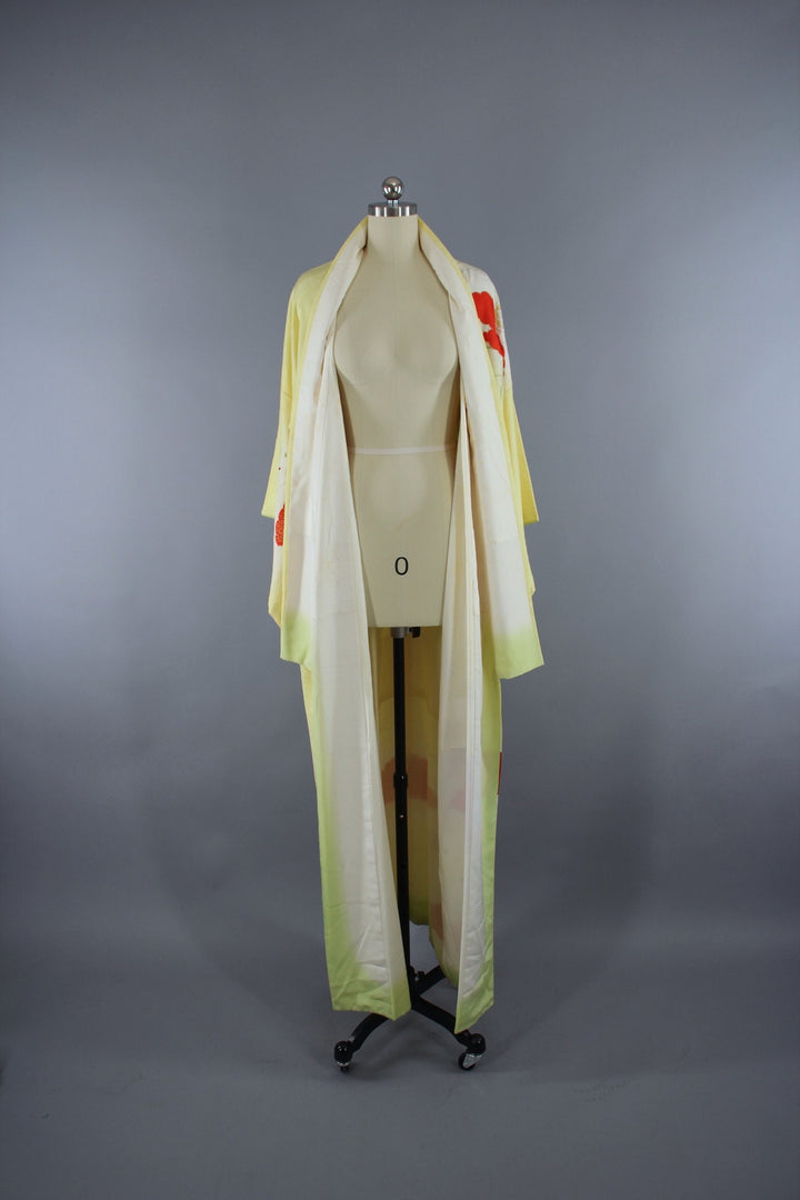 1960s Vintage Silk Kimono Robe in Pastel Yellow Novelty Print - ThisBlueBird