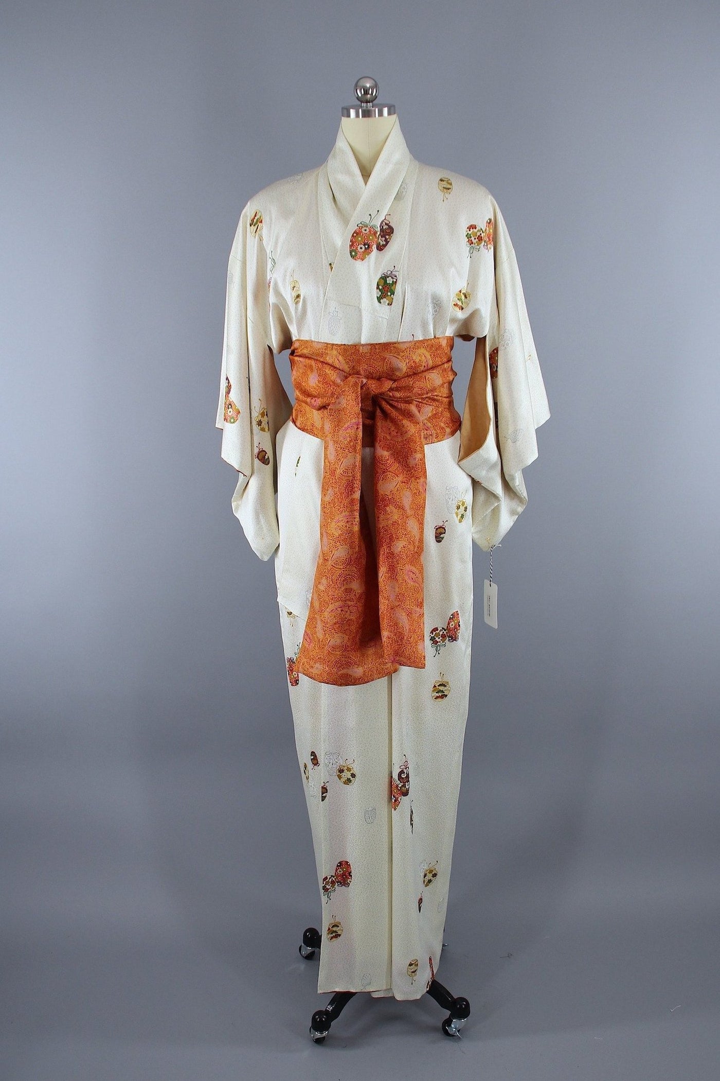 1960s Vintage Silk Kimono Robe /  Ivory Novelty Print - ThisBlueBird
