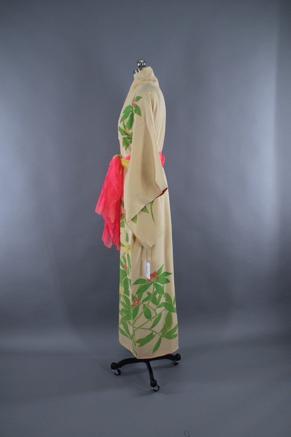 1960s Vintage Silk Kimono Robe / Ivory Pink Floral - ThisBlueBird