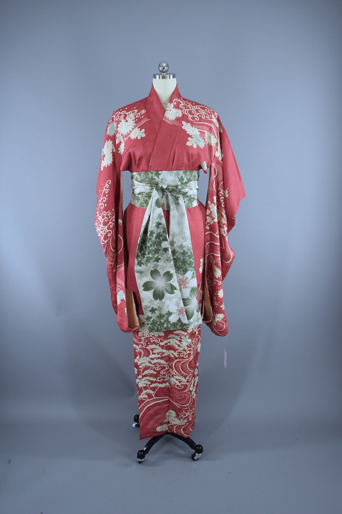1960s Vintage Silk Kimono Robe / Mauve Pink Floral Furisode - ThisBlueBird